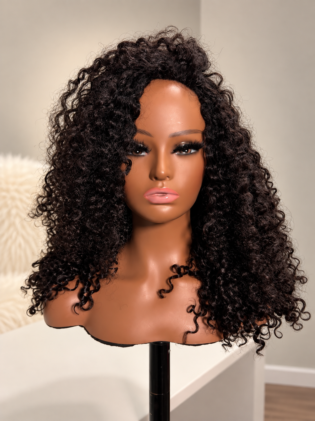 ISEE Hair | 18 inch Kinky curly half wig